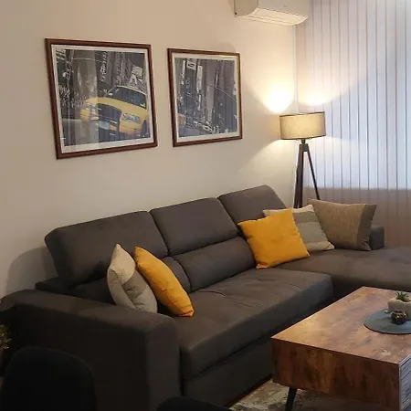 Sea Garden Idm Апартамент